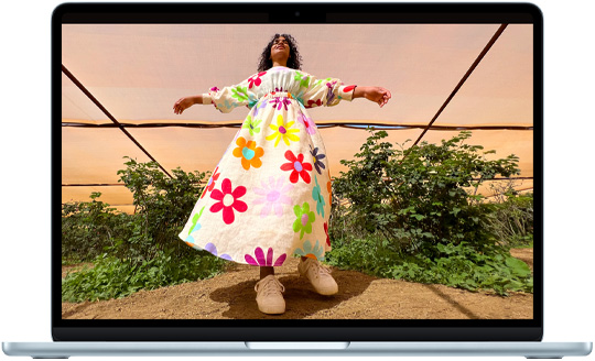MacBook Air 13 吋，展示 Liquid Retina 顯示器